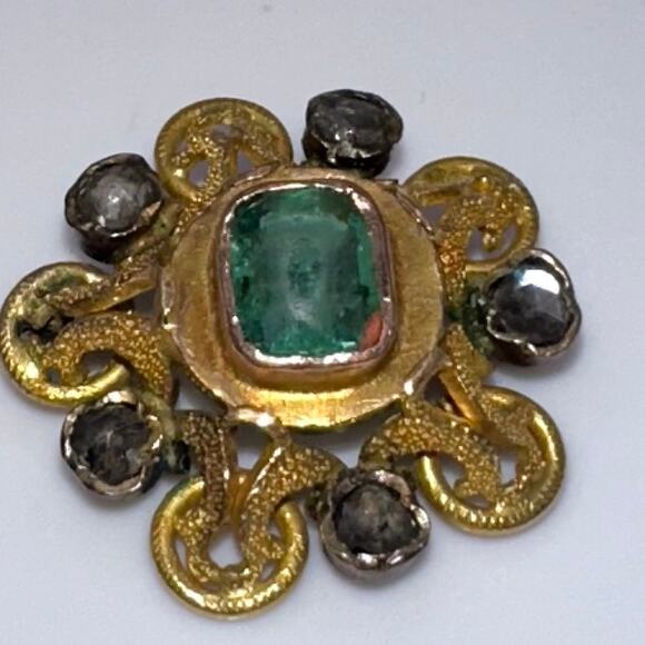 Antique Iberian 17th-18th century 22kt solid gold diamonds emerald finding 2.14g - Picture 6 of 13
